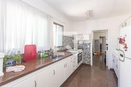 Cozinha de apartamento à venda com 3 quartos, 246m² em Aclimação, São Paulo