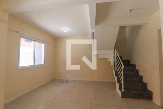 Casa para alugar com 3 quartos, 380m² em Santa Felicidade, Curitiba