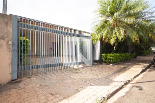 Fachada de casa para alugar com 3 quartos, 704m² em Alto da Boa Vista, Ribeirão Preto