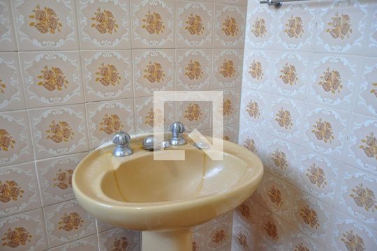 Banheiro de apartamento para alugar com 2 quartos, 70m² em Riachuelo, Rio de Janeiro