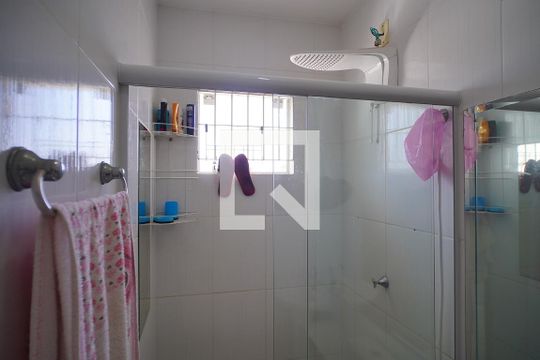 Banheiro da Suíte de casa para alugar com 3 quartos, 131m² em Ingleses do Rio Vermelho, Florianópolis