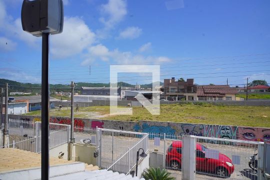 Suíte - Vista de casa para alugar com 3 quartos, 131m² em Ingleses do Rio Vermelho, Florianópolis