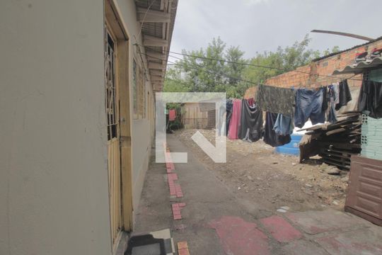 Área externa de casa à venda com 1 quarto, 100m² em Rio Branco, Canoas