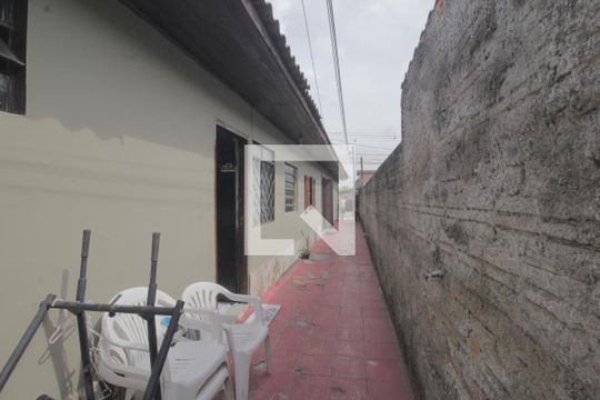 Área externa de casa à venda com 1 quarto, 100m² em Rio Branco, Canoas