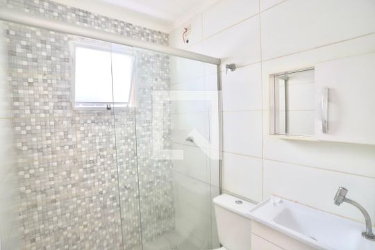 Banheiro de kitnet/studio para alugar com 1 quarto, 22m² em Vila Regente Feijó, São Paulo