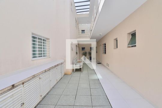 Área comum de kitnet/studio para alugar com 1 quarto, 22m² em Vila Regente Feijó, São Paulo