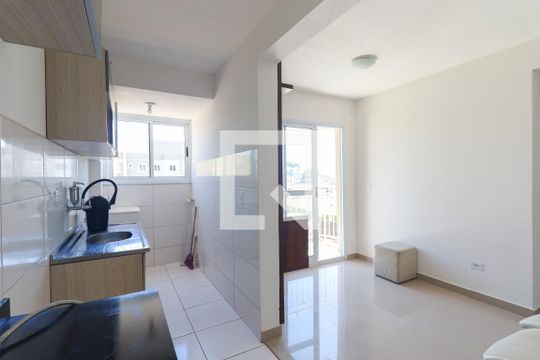 Cozinha e Área de Serviço de apartamento para alugar com 2 quartos, 40m² em Santo Antônio, São José dos Pinhais