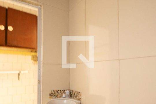 Banheiro de casa para alugar com 2 quartos, 70m² em Vila Gustavo, São Paulo