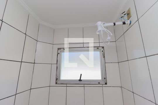 Banheiro de apartamento para alugar com 2 quartos, 44m² em Vila Rossi, São José dos Campos