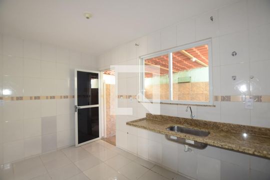 Cozinha de apartamento à venda com 2 quartos, 65m² em Parada de Lucas, Rio de Janeiro