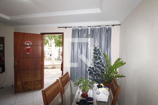 Sala de casa de condomínio à venda com 2 quartos, 80m² em Parada de Lucas, Rio de Janeiro