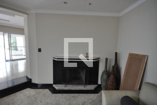 Sala de TV de casa para alugar com 3 quartos, 800m² em Vila Albertina, São Paulo