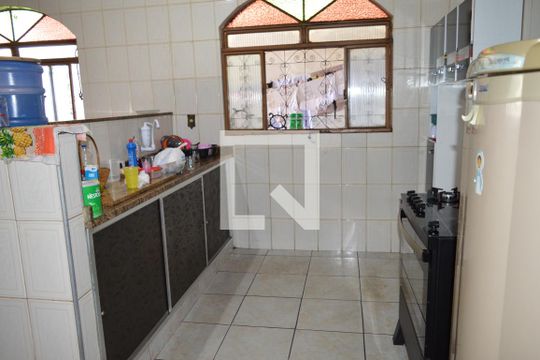 Cozinha de casa à venda com 2 quartos, 180m² em Tropical, Contagem