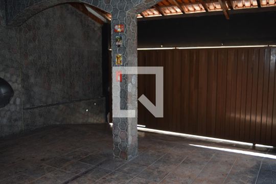 Área comum de casa à venda com 2 quartos, 180m² em Tropical, Contagem