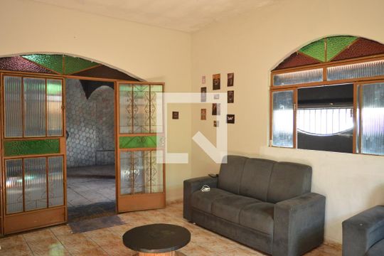 Casa à venda com 2 quartos, 180m² em Tropical, Contagem
