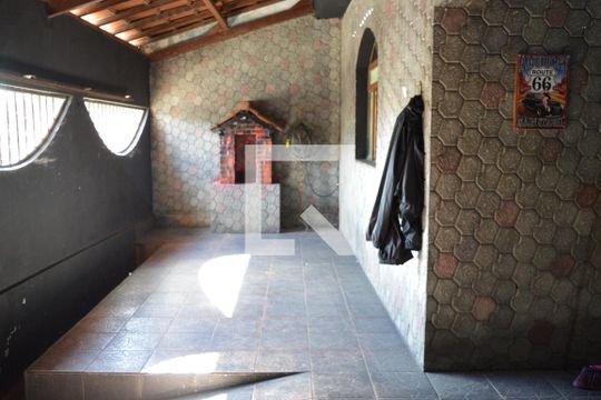Área comum de casa à venda com 2 quartos, 180m² em Tropical, Contagem