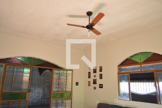 Sala de casa à venda com 2 quartos, 180m² em Tropical, Contagem