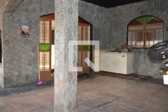 Área comum de casa à venda com 2 quartos, 180m² em Tropical, Contagem