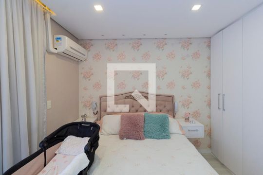 Suíte de casa à venda com 3 quartos, 121m² em Vila Guilhermina, São Paulo
