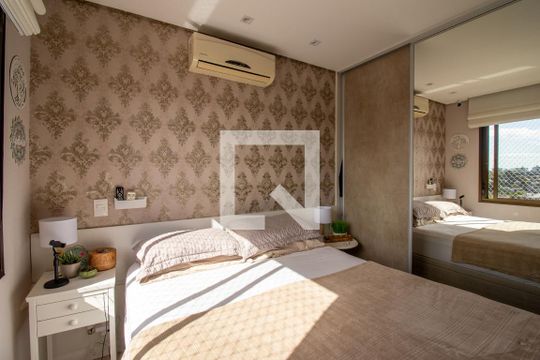 Suíte de apartamento à venda com 2 quartos, 75m² em Chácara das Pedras, Porto Alegre