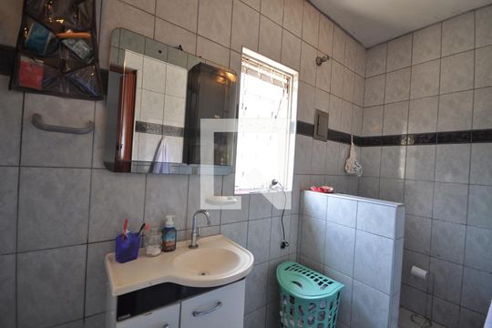 Banheiro da Suíte 1 de casa à venda com 3 quartos, 200m² em Vila Medeiros, São Paulo