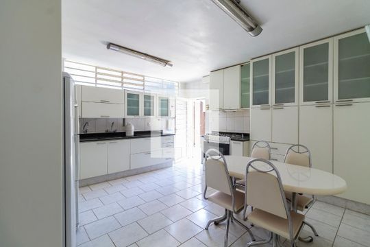 Cozinha de casa à venda com 3 quartos, 370m² em Campo Belo, São Paulo