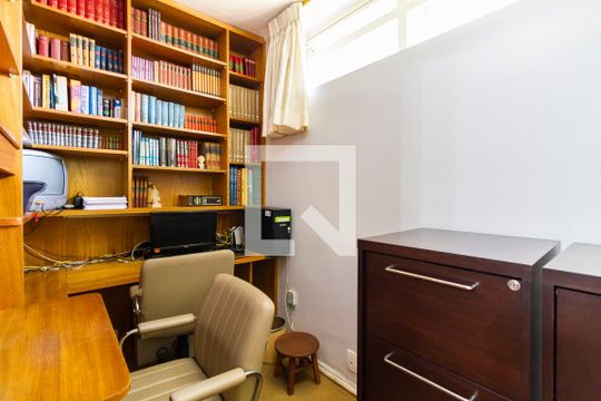 Escritório de casa à venda com 3 quartos, 370m² em Campo Belo, São Paulo
