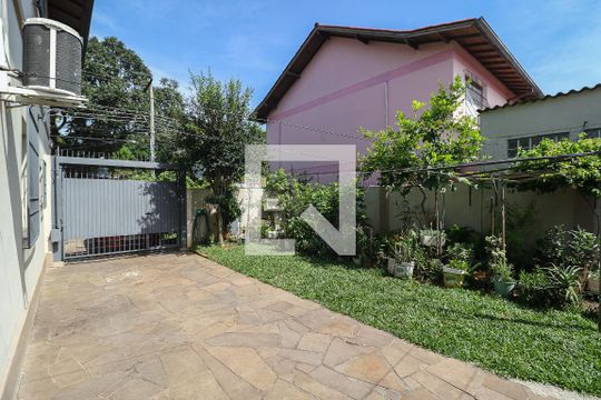 Área externa de casa para alugar com 4 quartos, 200m² em Nonoai, Porto Alegre