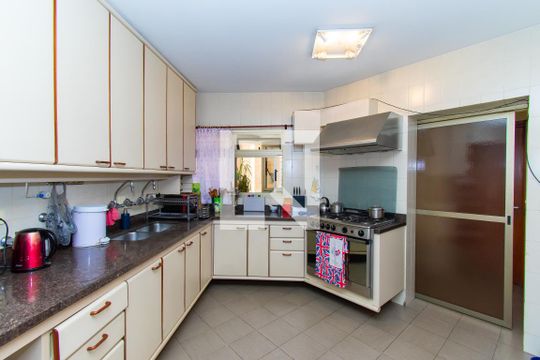 Cozinha de apartamento à venda com 3 quartos, 310m² em Paraíso, São Paulo