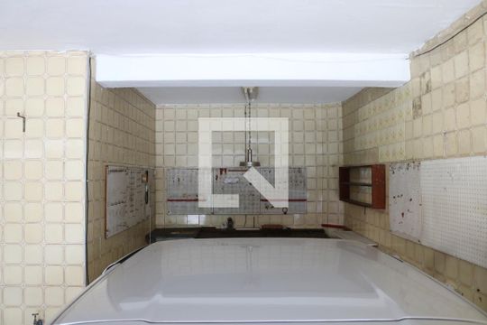 Garagem de casa para alugar com 4 quartos, 250m² em Vila Romana, São Paulo