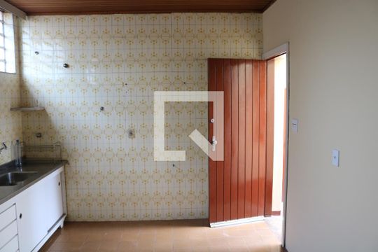 Cozinha de casa para alugar com 4 quartos, 250m² em Vila Romana, São Paulo