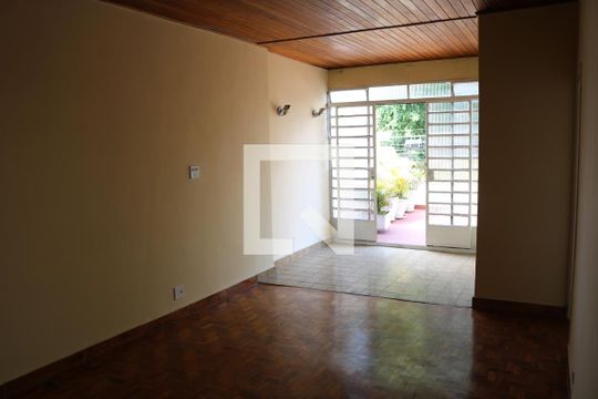 Sala de casa para alugar com 4 quartos, 250m² em Vila Romana, São Paulo