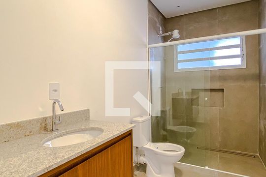 Banheiro da Suíte 1 de apartamento à venda com 3 quartos, 140m² em Cambuci, São Paulo