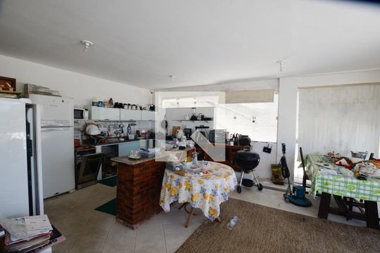 Cozinha de casa à venda com 5 quartos, 400m² em Camboinhas, Niterói