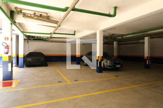 Garagem de apartamento à venda com 2 quartos, 95m² em Vila Pires, Santo André