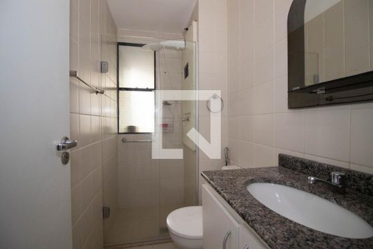 Banheiro Social de apartamento à venda com 3 quartos, 70m² em Norte (águas Claras), Brasília