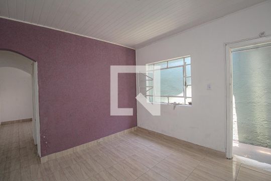 Sala de casa para alugar com 1 quarto, 70m² em Vila Firmiano Pinto, São Paulo