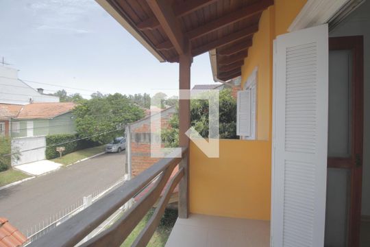 Sacada de casa à venda com 4 quartos, 200m² em São José, Canoas