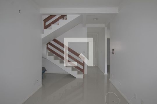 Casa à venda com 4 quartos, 200m² em São José, Canoas