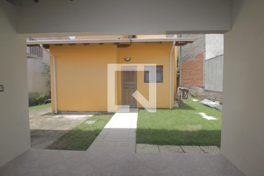 Área externa de casa à venda com 4 quartos, 200m² em São José, Canoas