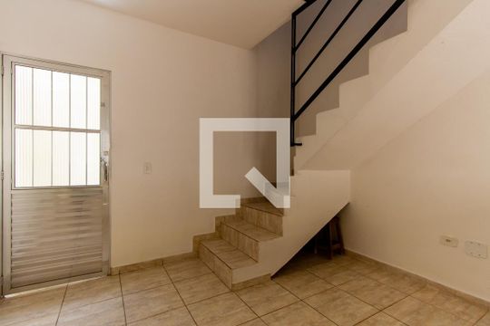 Sala de casa de condomínio para alugar com 2 quartos, 50m² em Vila Zelina, São Paulo