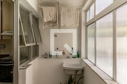 Área de Serviço de apartamento para alugar com 3 quartos, 111m² em Higienópolis, São Paulo