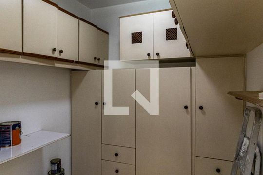 Quarto de Serviço de apartamento para alugar com 3 quartos, 111m² em Higienópolis, São Paulo