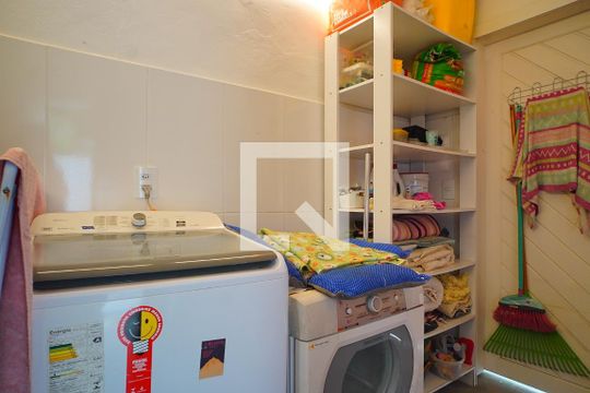 Lavanderia de casa para alugar com 3 quartos, 182m² em Campeche, Florianópolis