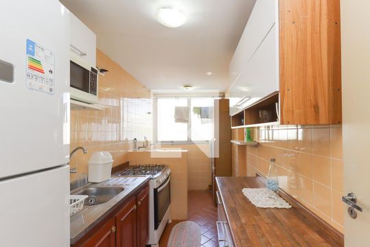 Cozinha de apartamento para alugar com 1 quarto, 40m² em Jardim São Dimas, São José dos Campos