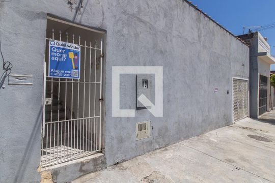 Fachada de casa para alugar com 1 quarto, 40m² em Parque Boturussu, São Paulo