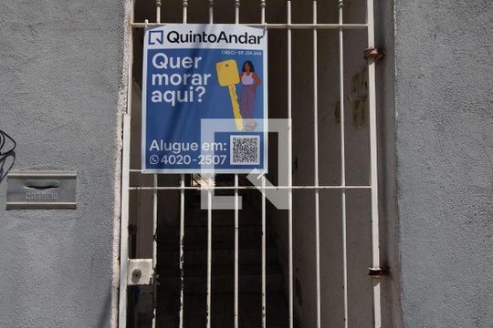 Plaquinha de casa para alugar com 1 quarto, 40m² em Parque Boturussu, São Paulo