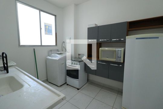 Cozinha de apartamento para alugar com 2 quartos, 44m² em Gávea, Uberlândia