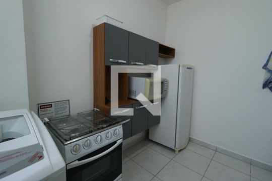 Cozinha de apartamento para alugar com 2 quartos, 44m² em Gávea, Uberlândia
