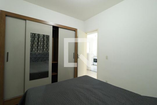 Quarto 1 de apartamento para alugar com 2 quartos, 44m² em Gávea, Uberlândia